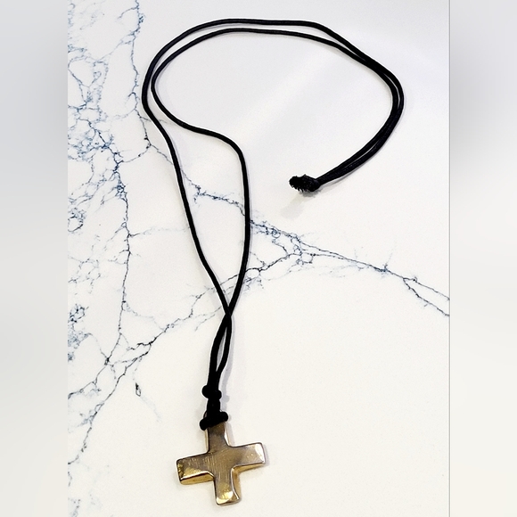 Unique cross pendant - Picture 10 of 10